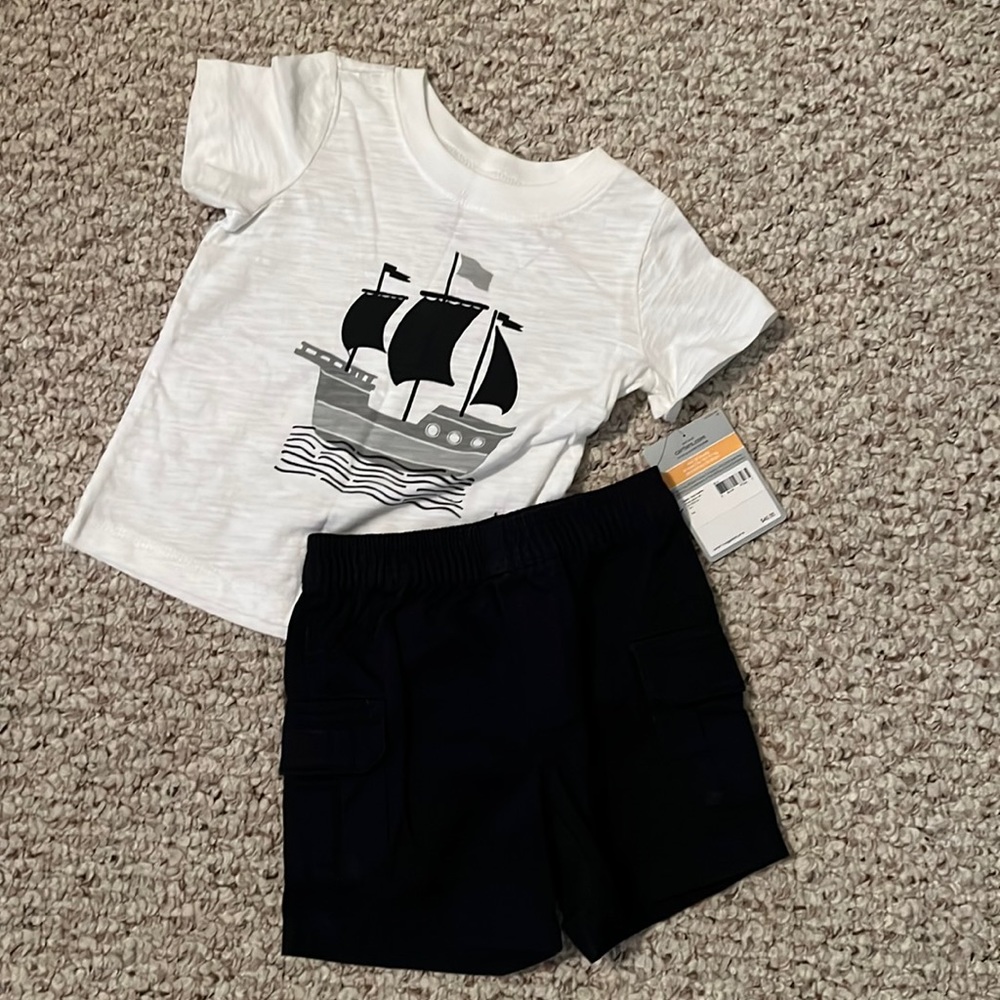 Carter’s boys 2-piece outfit.